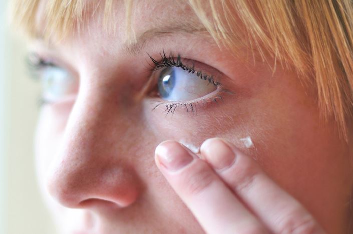 face cream application